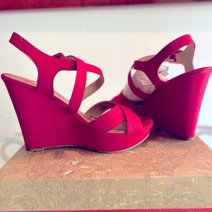 American Rag red wedge heel shoe.